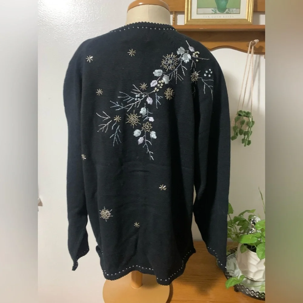 Stitches In Time NWT Black Snowflake Floral Cardigan Size L Beaded Embroidered - Picture 9 of 16